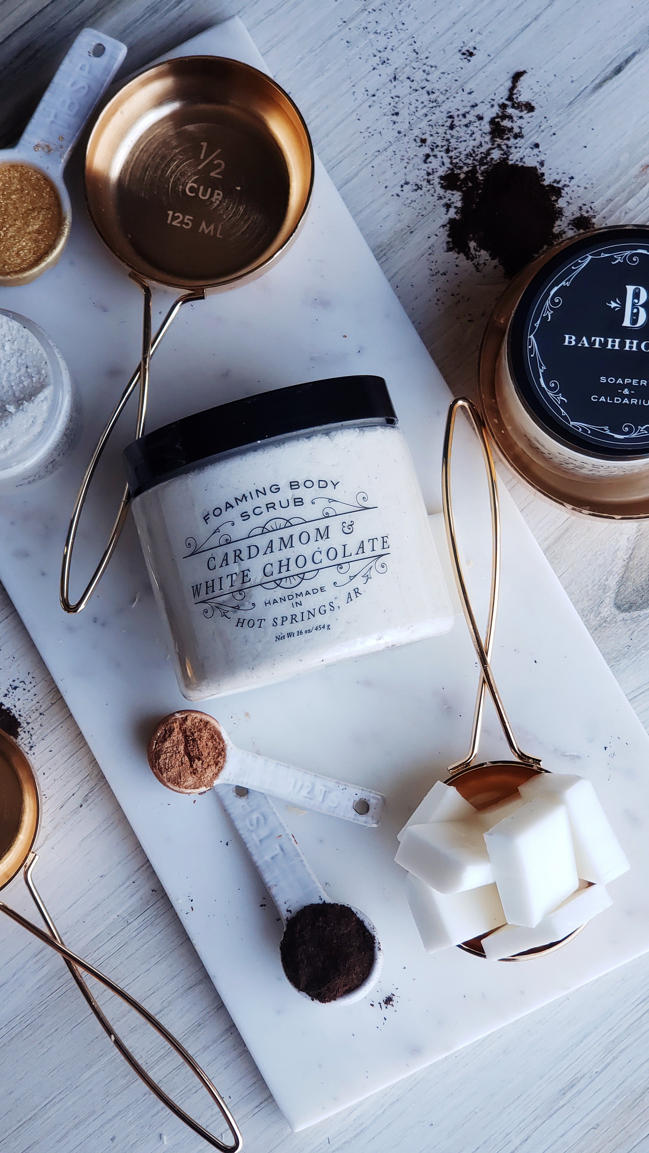 Cardamom & White Chocolate Foaming Body Scrub