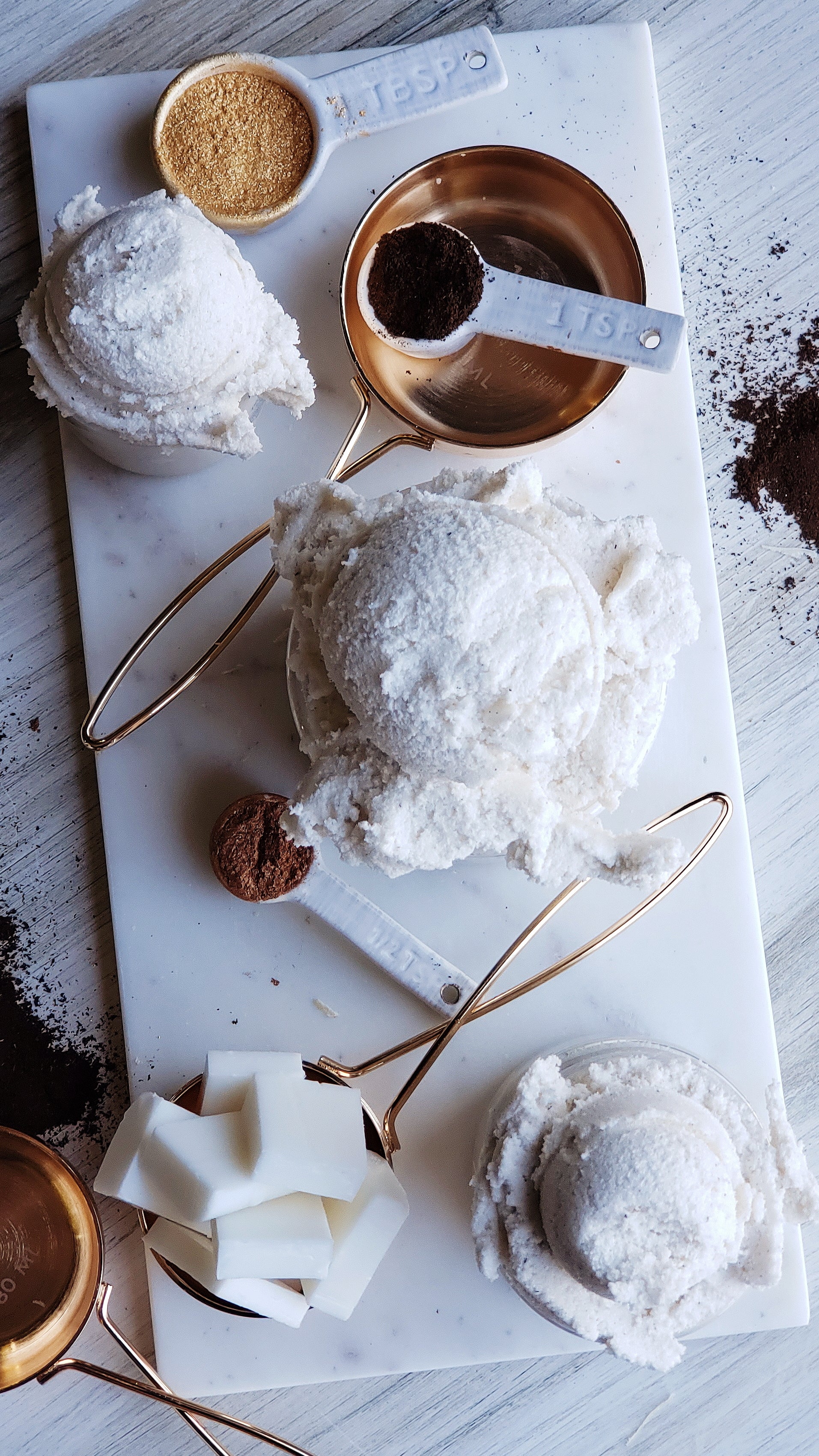 Cardamom & White Chocolate Foaming Body Scrub