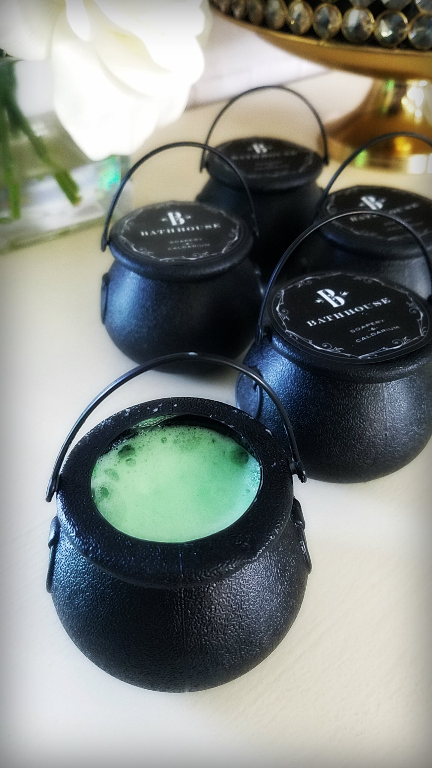 Glowing Cauldron Bath Bomb