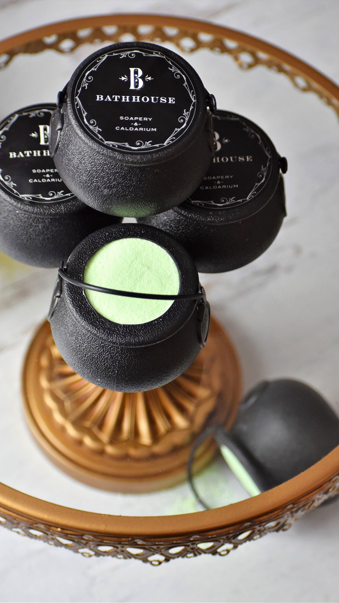 Glowing Cauldron Bath Bomb